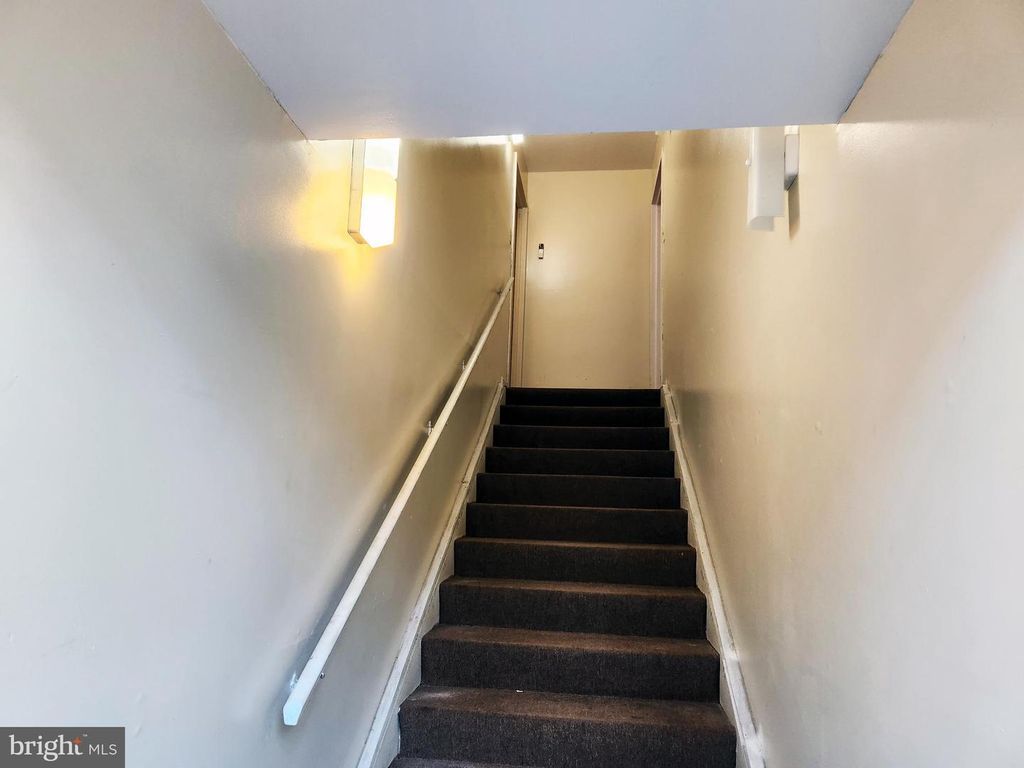 Image 8 of property listing at 1216-1 W LAFAYETTE AVE #3, Baltimore, MD 21217