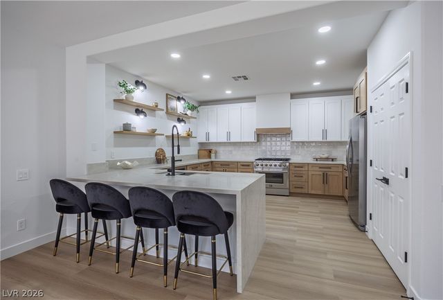 10982 Village Ridge Lane, Las Vegas, NV 89135