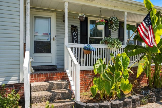 2015 Patricia Dr, Greenbrier, TN 37073