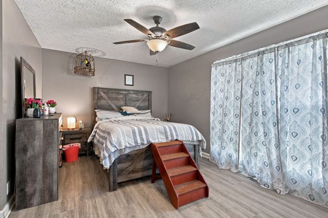 2015 Patricia Dr, Greenbrier, TN 37073