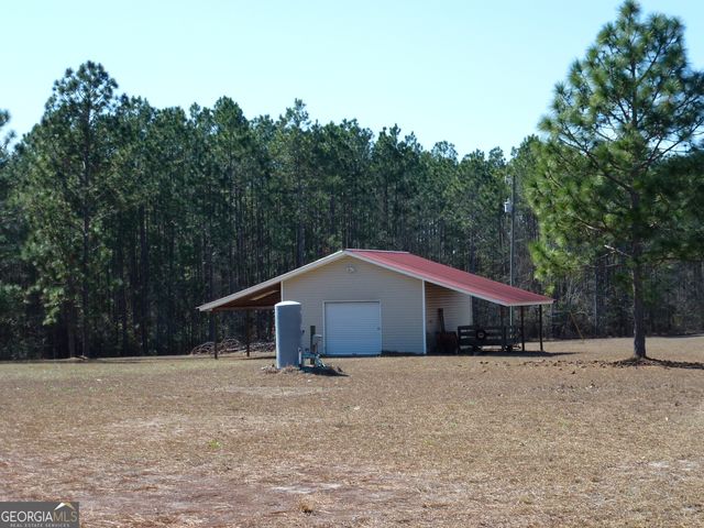 2283 Wilton Threatt Road, Claxton, GA 30417