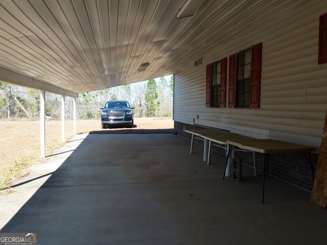 2283 Wilton Threatt Road, Claxton, GA 30417