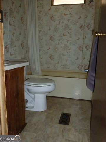 2283 Wilton Threatt Road, Claxton, GA 30417