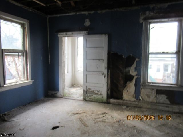 817 S 12Th St, Newark City, NJ 07108