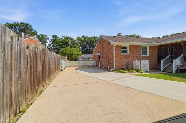 4208 Nina DR, Chesapeake, VA 23321