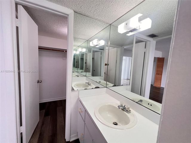 1855 W 60th St 430, Hialeah, FL 33012