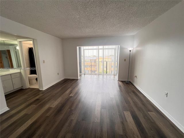 1855 W 60th St 430, Hialeah, FL 33012