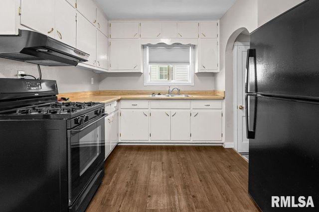 1916 33RD Street, Moline, IL 61265