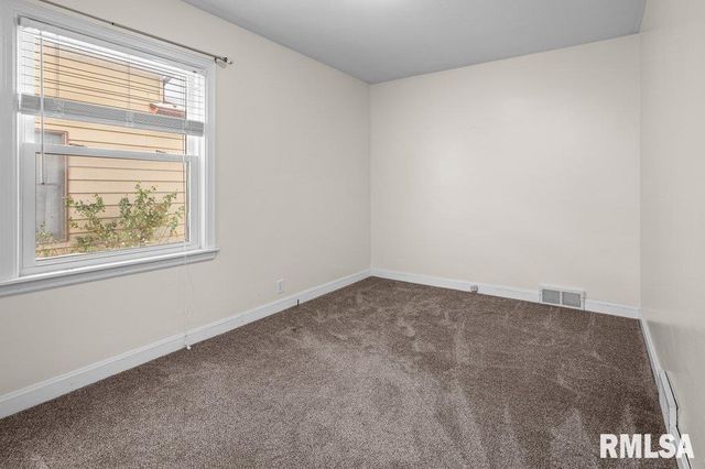 1916 33RD Street, Moline, IL 61265