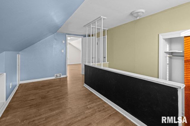 1916 33RD Street, Moline, IL 61265