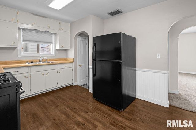 1916 33RD Street, Moline, IL 61265