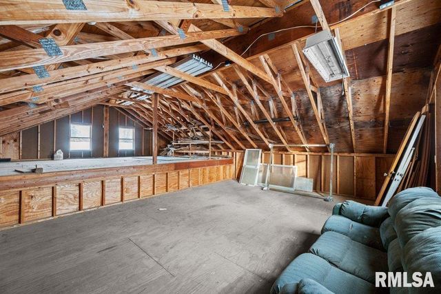 1916 33RD Street, Moline, IL 61265