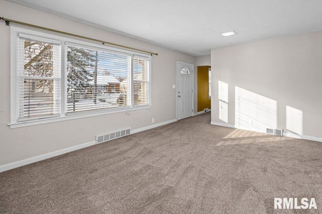 1916 33RD Street, Moline, IL 61265