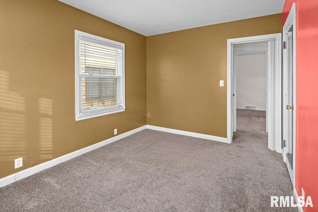 1916 33RD Street, Moline, IL 61265