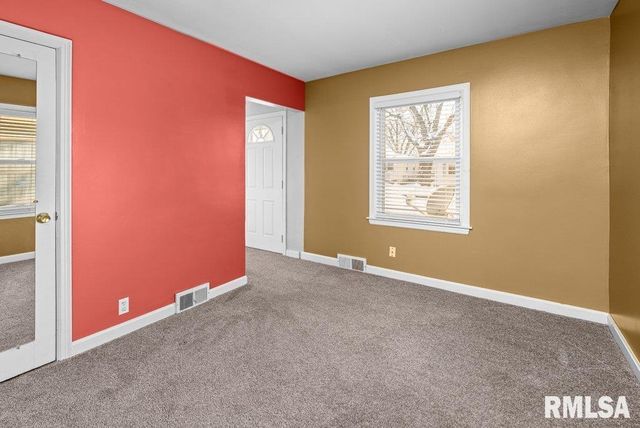 1916 33RD Street, Moline, IL 61265