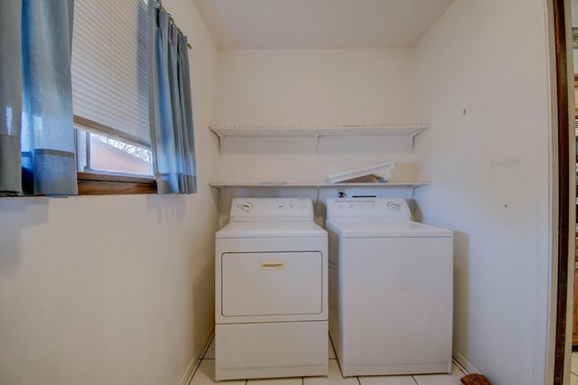 1121 Miller Road, Los Lunas, NM 87031