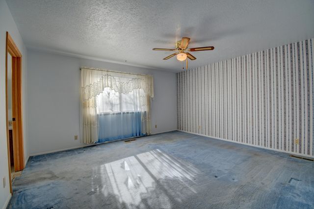 1121 Miller Road, Los Lunas, NM 87031