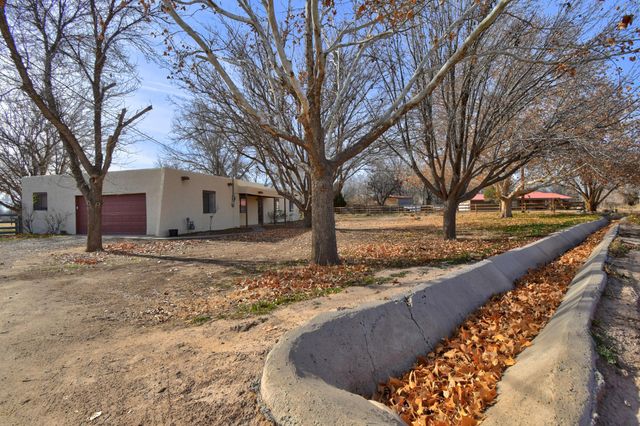 1121 Miller Road, Los Lunas, NM 87031