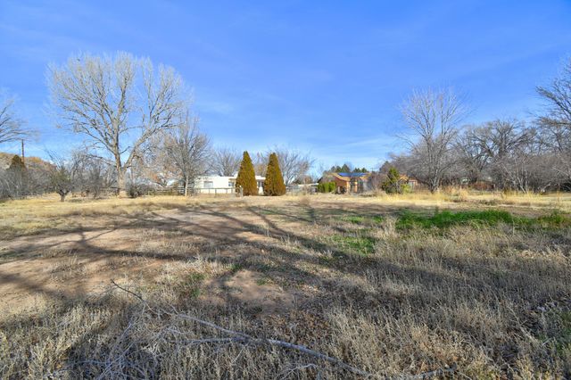 1121 Miller Road, Los Lunas, NM 87031