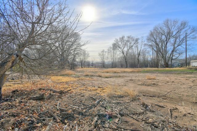 1121 Miller Road, Los Lunas, NM 87031