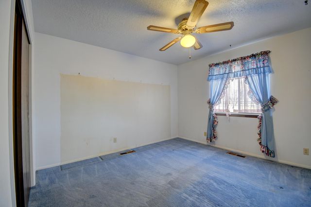 1121 Miller Road, Los Lunas, NM 87031