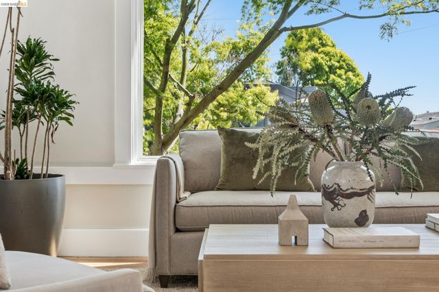 1233 Carleton St, Berkeley, CA 94702