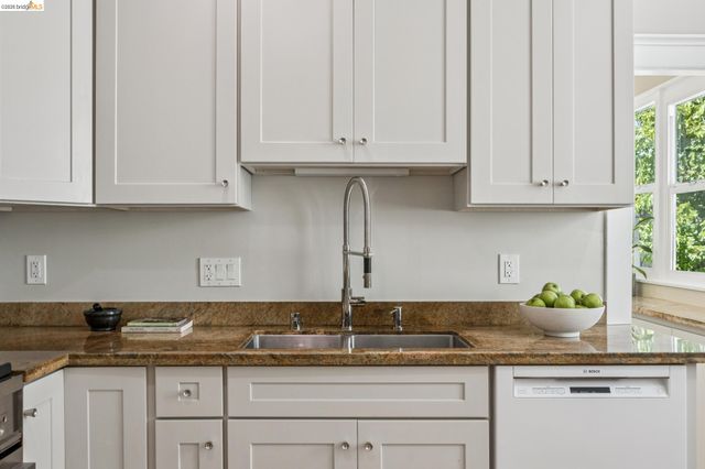 1233 Carleton St, Berkeley, CA 94702