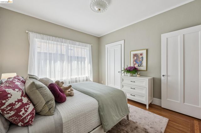 1233 Carleton St, Berkeley, CA 94702