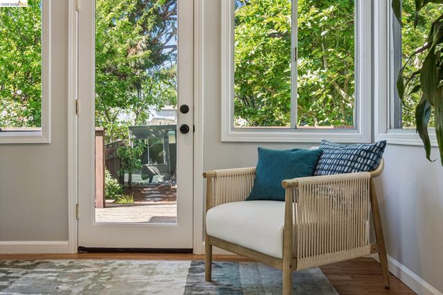 1233 Carleton St, Berkeley, CA 94702