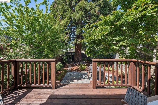 1233 Carleton St, Berkeley, CA 94702