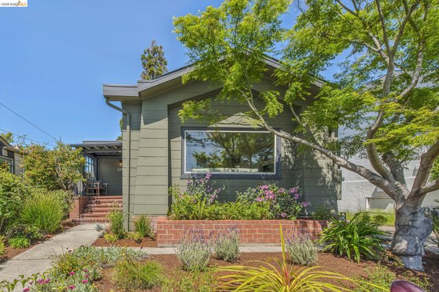 1233 Carleton St, Berkeley, CA 94702