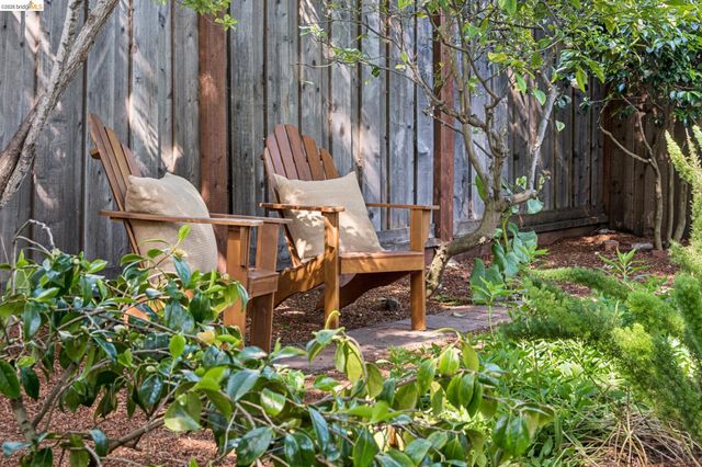 1233 Carleton St, Berkeley, CA 94702