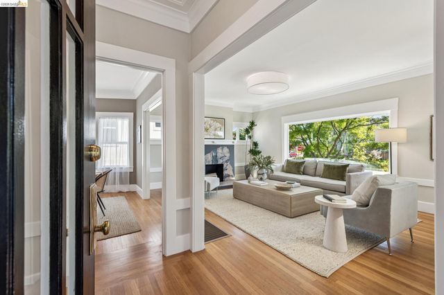 1233 Carleton St, Berkeley, CA 94702