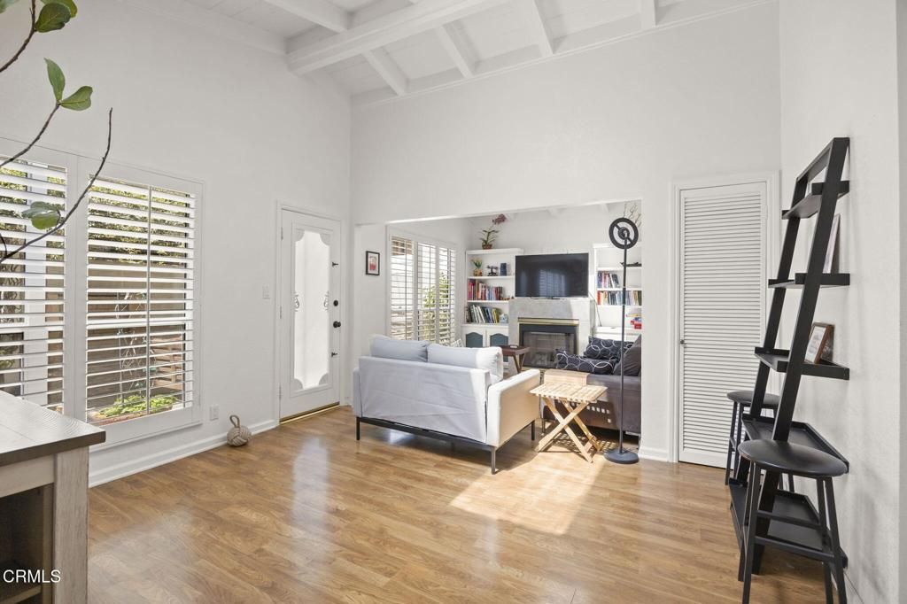 Image 11 of property listing at 2125 Piru Avenue, Oxnard, CA 93035