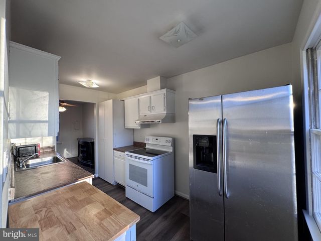 12335 WOODLAWN CT, Woodbridge, VA 22192