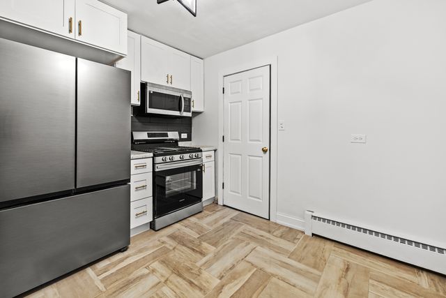 7508 W Devon Avenue, Chicago, IL 60631