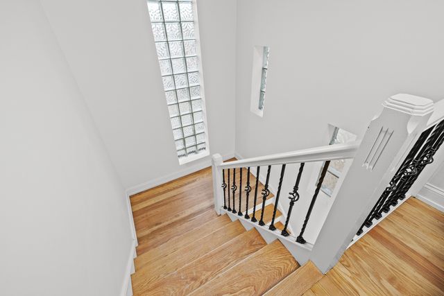 7508 W Devon Avenue, Chicago, IL 60631