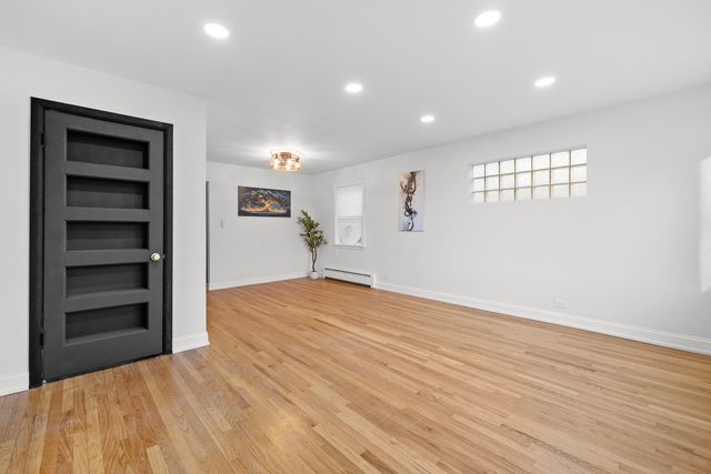 7508 W Devon Avenue, Chicago, IL 60631