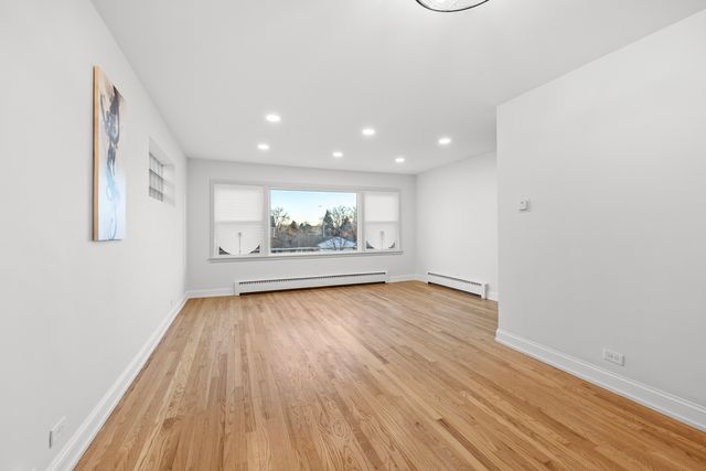 7508 W Devon Avenue, Chicago, IL 60631