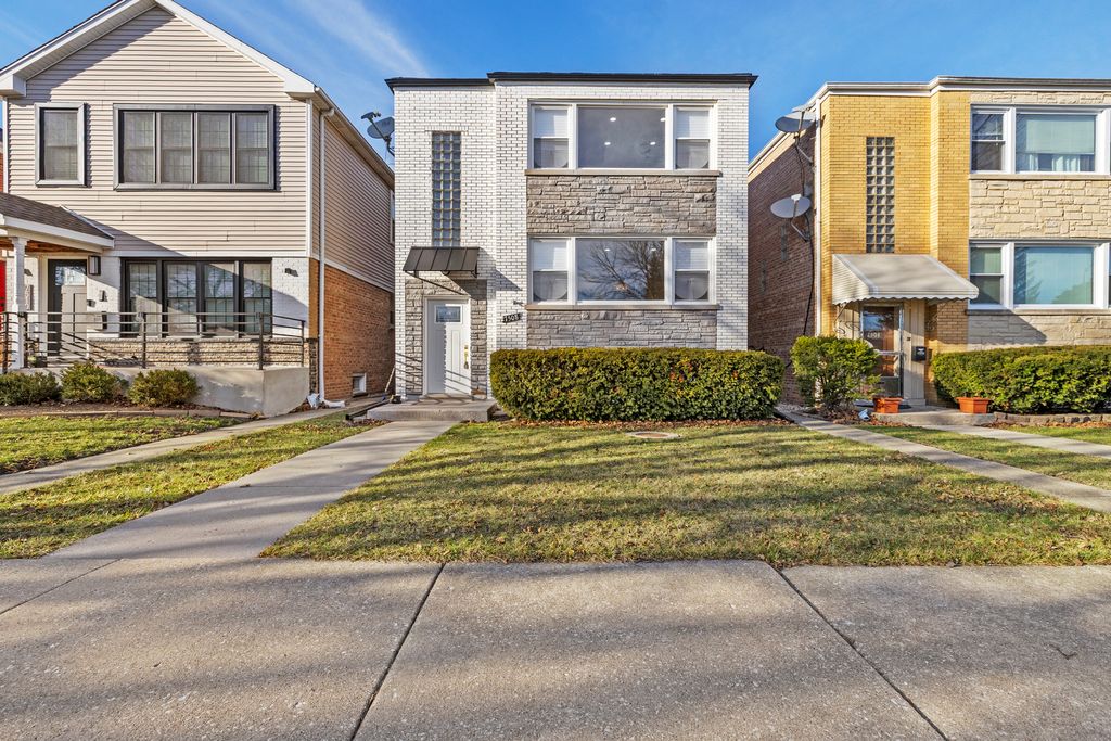7508 W Devon Avenue, Chicago, IL 60631