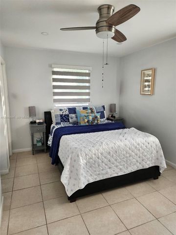 812 Lake Mcgregor Drive, Fort Myers, FL 33919