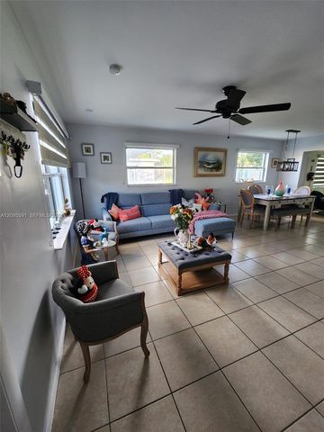 812 Lake Mcgregor Drive, Fort Myers, FL 33919