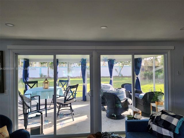 812 Lake Mcgregor Drive, Fort Myers, FL 33919