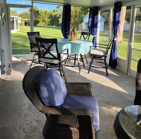 812 Lake Mcgregor Drive, Fort Myers, FL 33919