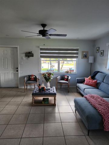 812 Lake Mcgregor Drive, Fort Myers, FL 33919