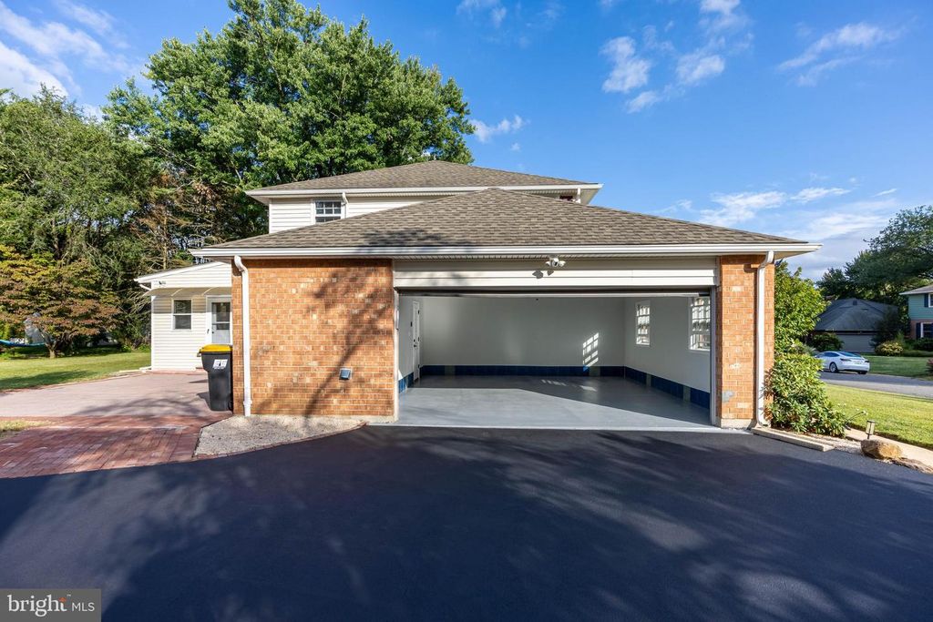 2205 DORVAL RD, Wilmington, DE 19810