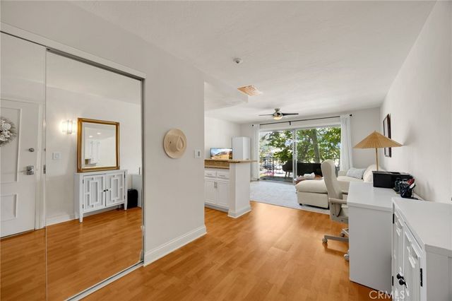 300 Cagney 215, Newport Beach, CA 92663