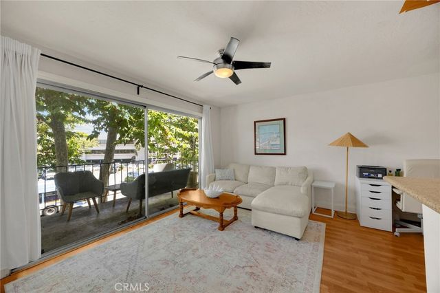 300 Cagney 215, Newport Beach, CA 92663