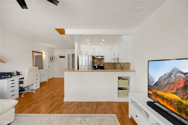 300 Cagney 215, Newport Beach, CA 92663