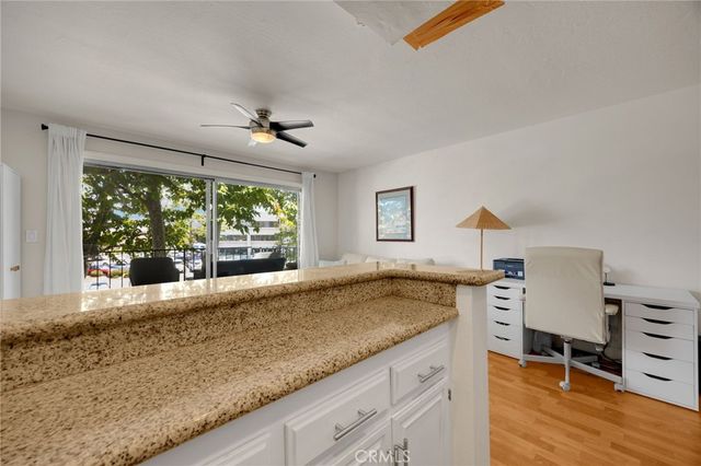 300 Cagney 215, Newport Beach, CA 92663